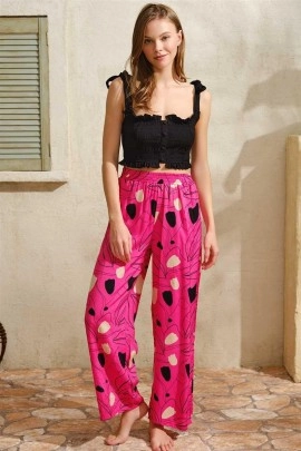 Arias Closet Kalın Askılı Viskon Çiçek Desenli Sırt Aksesuarlı Yazlık Dantel Detaylı Pijama