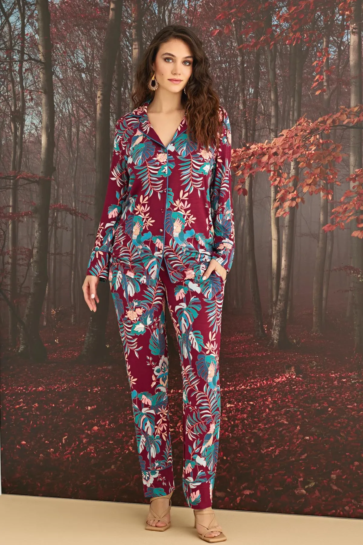 Arias Closet Çiçek ve Yaprak Desenli Önü Düğmeli Pijama Takımı