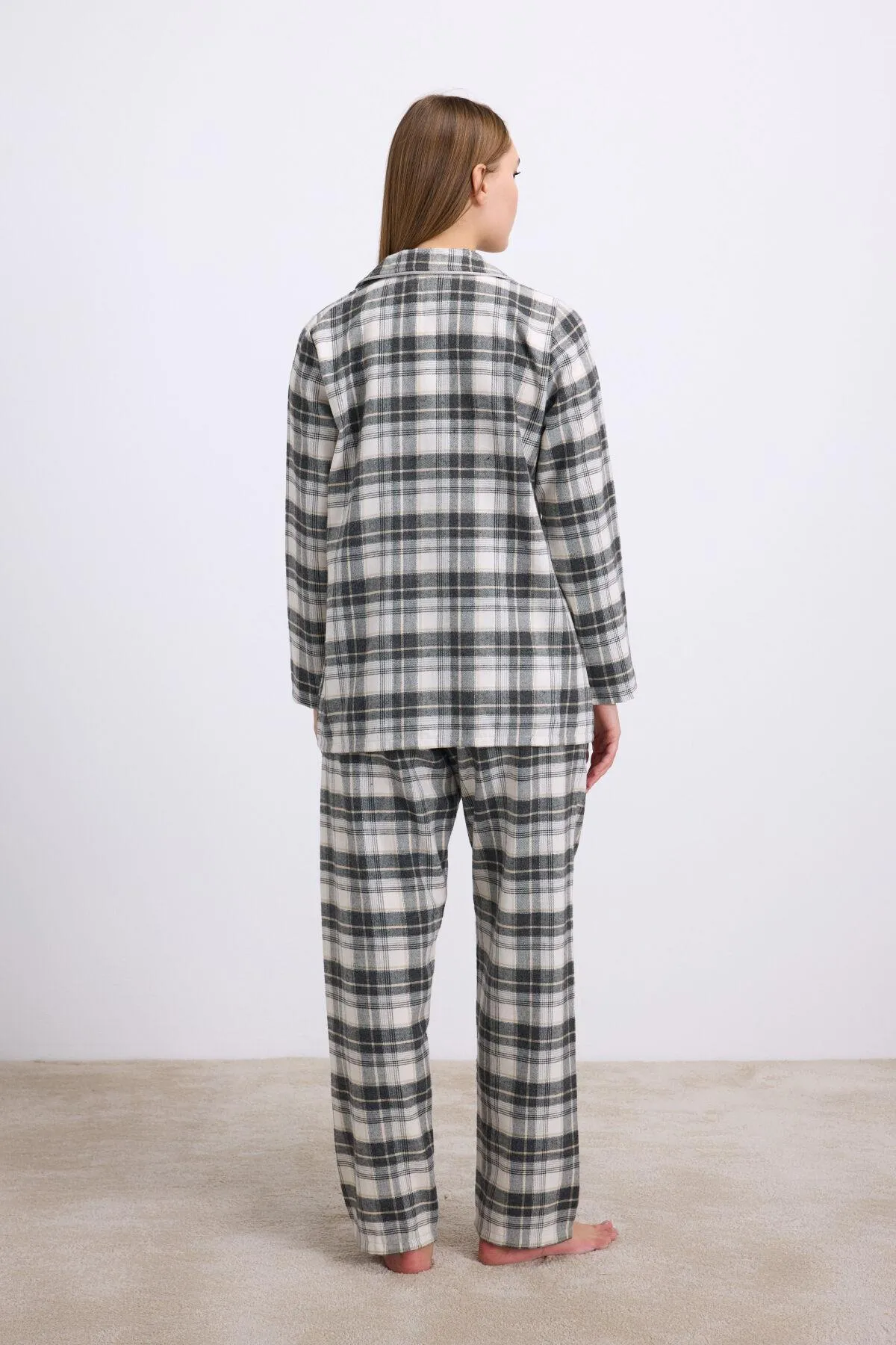 Arias Closet Kareli Flanel Görünümlü Uzun Kollu 2'li Pijama Takımı