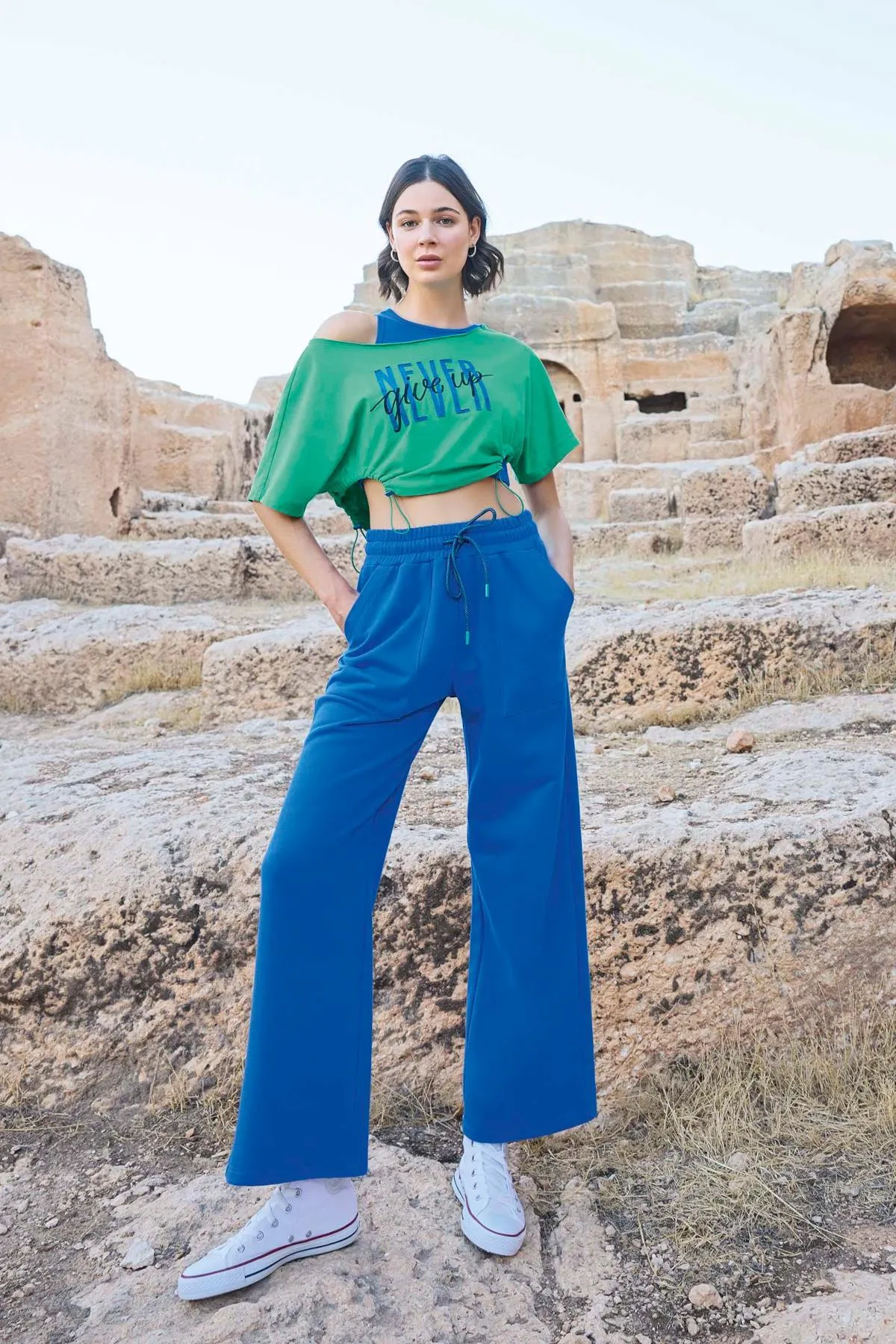 Arias Closet Kısa Kollu "Never Give Up" 3'lü Crop Eşofman Takımı