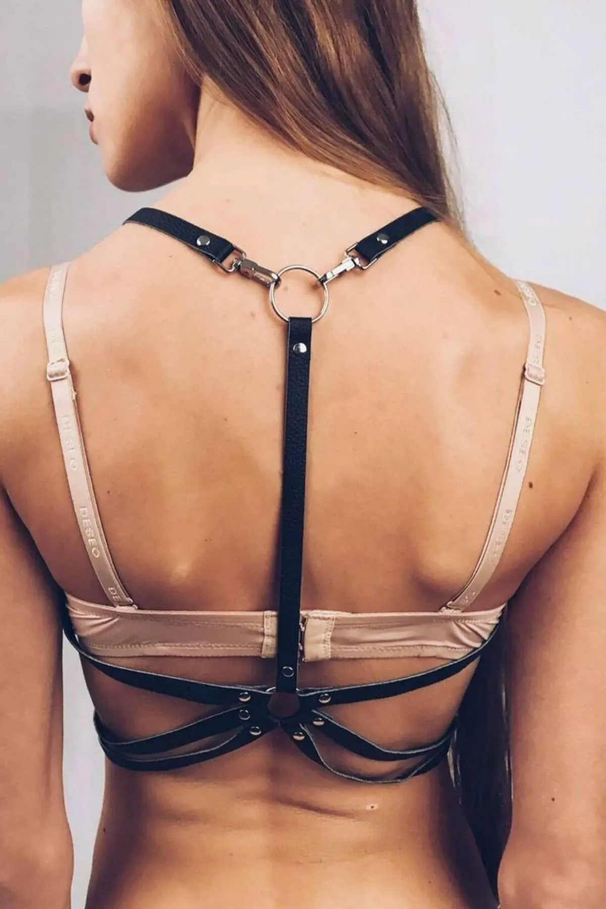 Önden Halkalarla Tutturulmuş Deri Harness