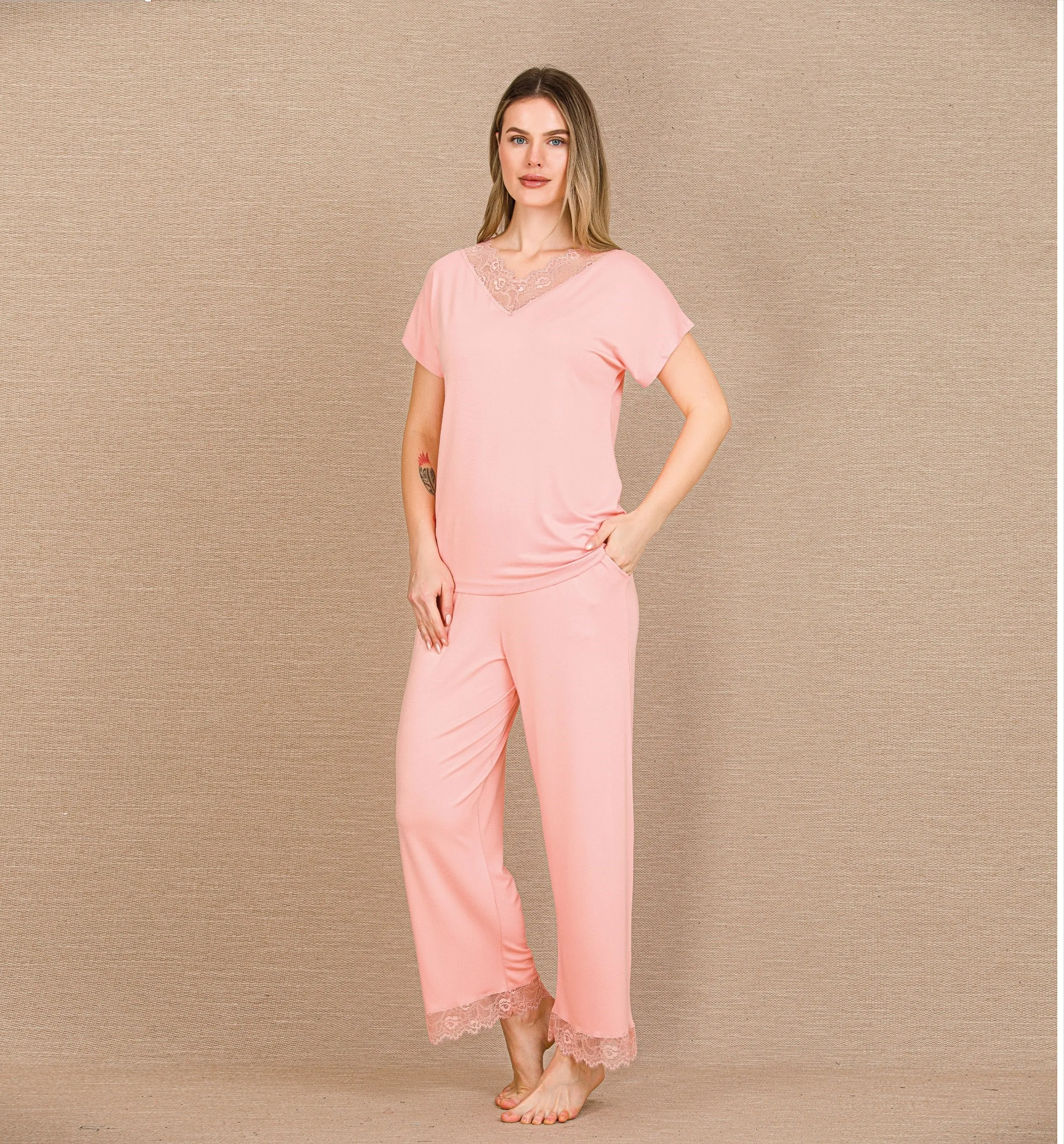 Arias Closet Viskon Şık Tasarım Dantel İşlemeli Açık Pembe Kısa Kol Pijama Takımı