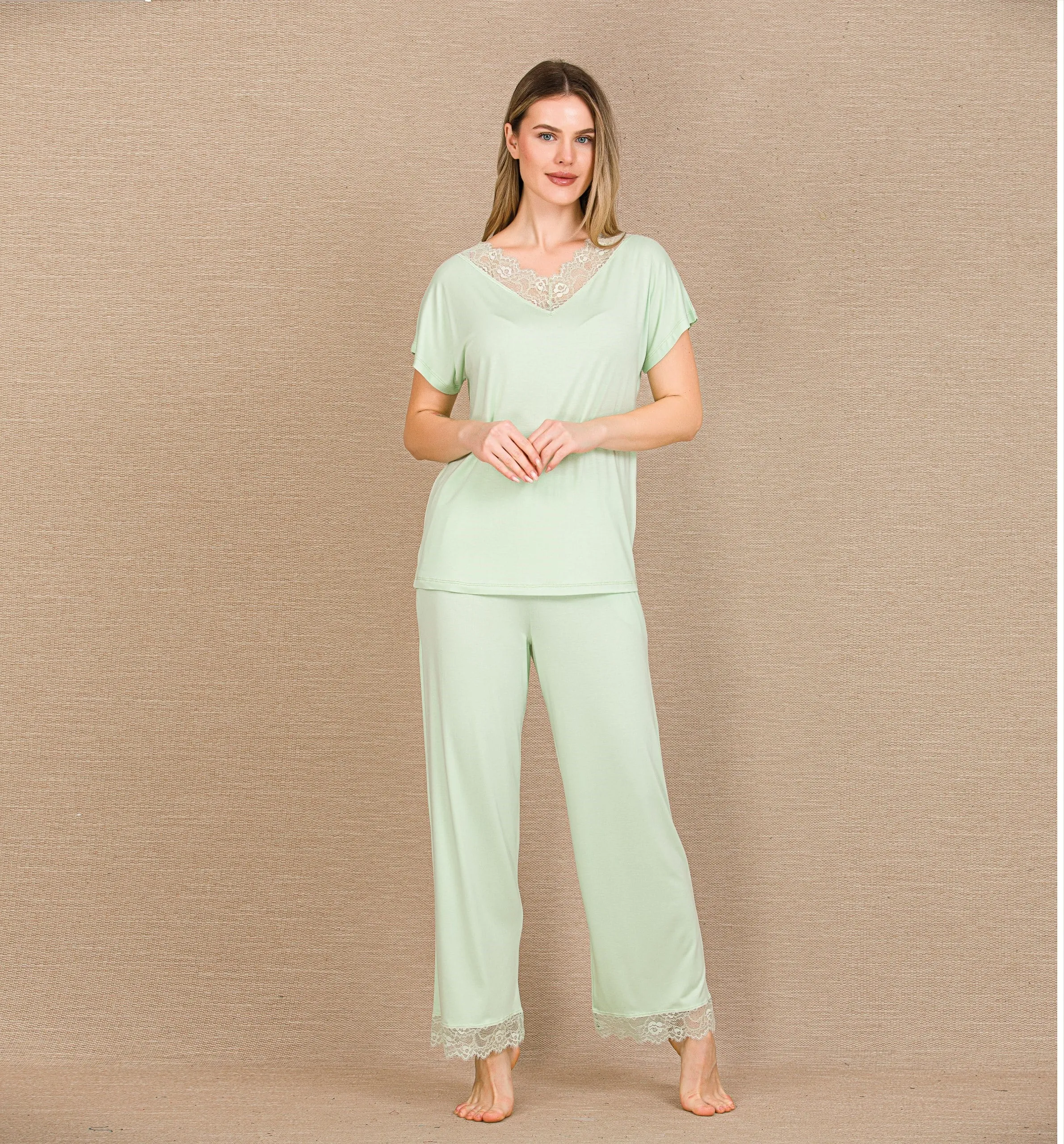 Arias Closet Viskon Şık Tasarım Dantel İşlemeli Açık Yeşil Kısa Kol Pijama Takımı